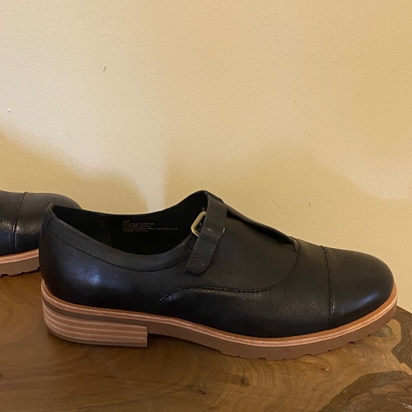 Kork-Ease Black Leather Flats with Tan Soles - Picture 5 of 9